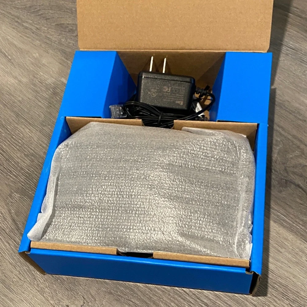 Linksys AC1000 Wireless Router with Dual Antennas - Picture 6 of 6